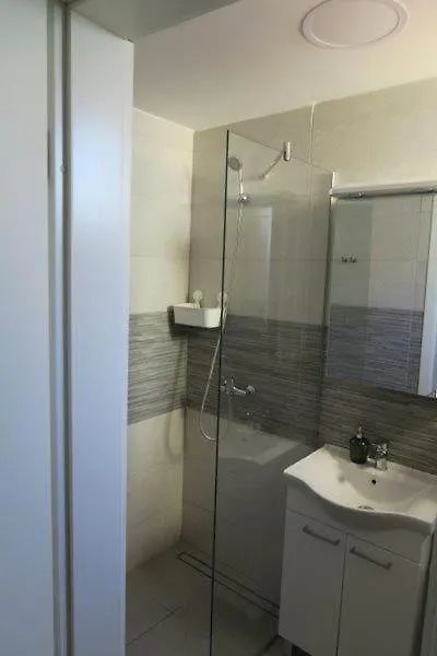 Renoviertes Ferienhaus In Baska Mit Terrasse Croatia