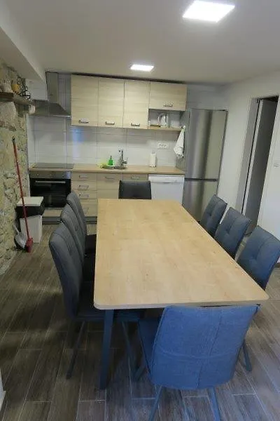 Renoviertes Ferienhaus In Baska Mit Terrasse 0*, Baska (Krk)