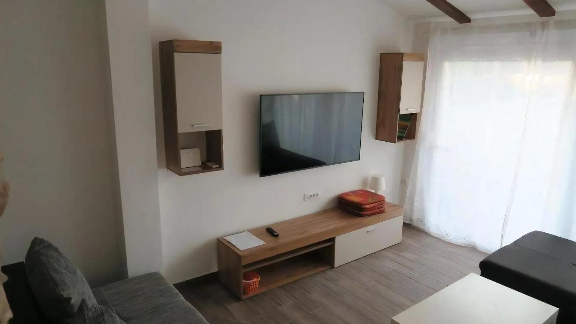 Renoviertes Ferienhaus In Baska Mit Terrasse